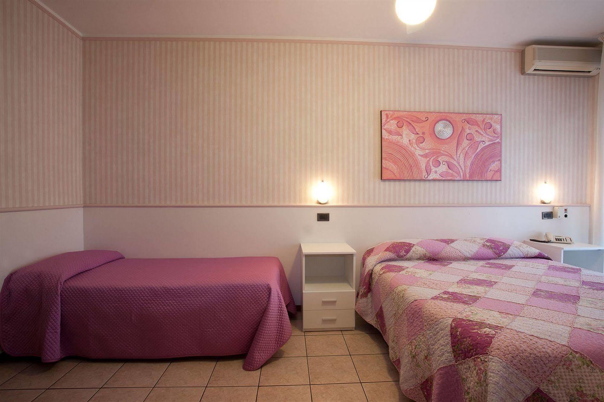 Hotel Fiorella Sirmione Buitenkant foto